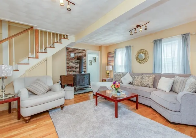 Photo 3 of Single family home for sale at 91 Lake St, Tewksbury, MA 01876 | MLS# 73562960 | Listing updated on 2026-09-14