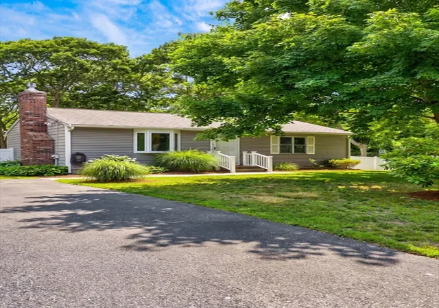Homes for sale in Barnstable, MA | 545 Lincoln Rd Ext, Barnstable, MA 02601 | MLS# 73544238
