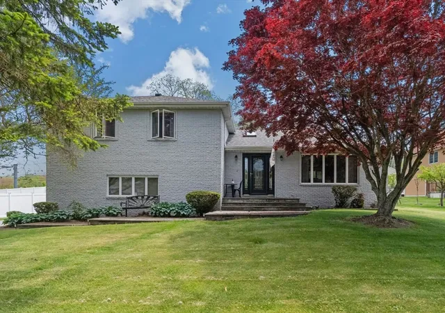Homes for sale in Somerset, MA | 394 Lees River Ave, Somerset, MA 02725 | MLS# 73527391