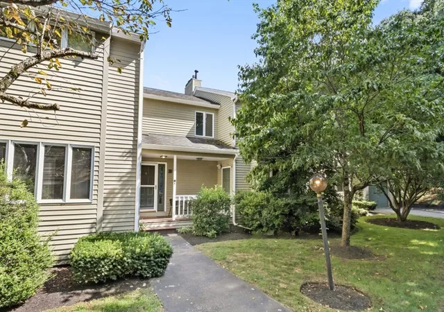 2nd image of 28 Pemberton St #B, Walpole, MA 02081 | MLS# 73558969