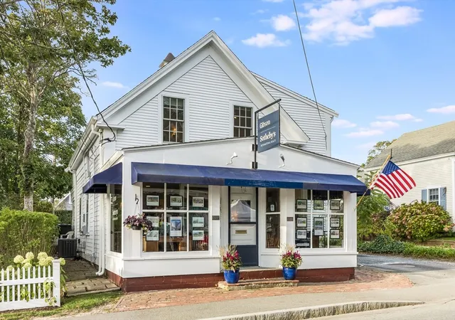 Photo 2 of Single family home for sale at 409 Main St, Chatham, MA 02633 | MLS# 73535300 | Listing updated on 2026-06-16