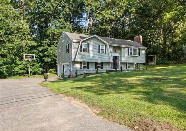 3rd image of 11 Harriman Rd, Merrimac, MA 01860 | MLS# 73549603