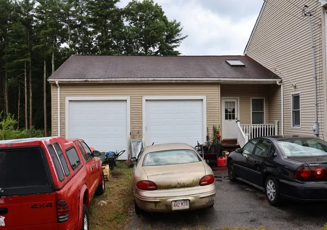 Photo 3 of Single family home for sale at 117 Charlton St, Oxford, MA 01540 | MLS# 73554602 | Listing updated on 2026-07-28