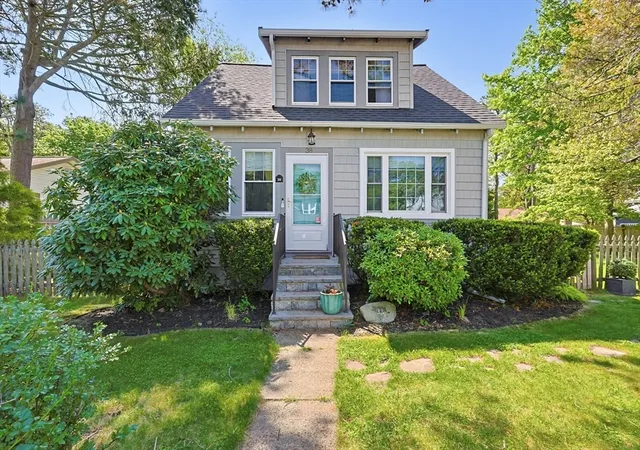 Homes for sale in Stoughton, MA | 38 Sentinel St, Stoughton, MA 02072 | MLS# 73521383