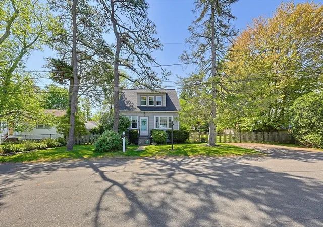 Homes for sale in Stoughton, MA | 38 Sentinel St, Stoughton, MA 02072 | MLS# 73521383