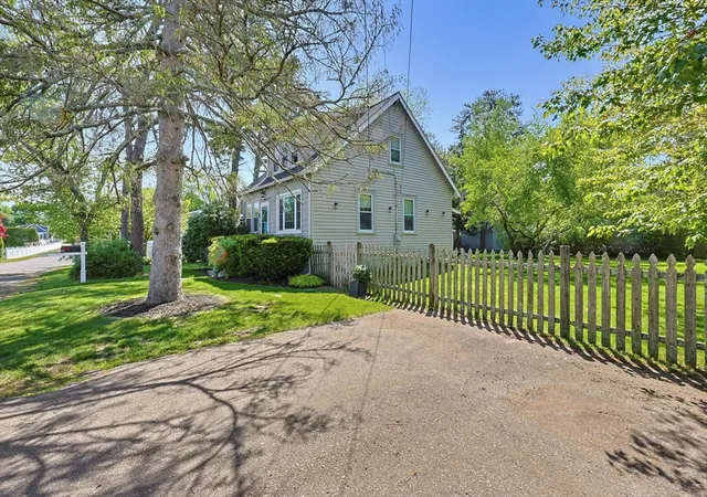 Homes for sale in Stoughton, MA | 38 Sentinel St, Stoughton, MA 02072 | MLS# 73521383