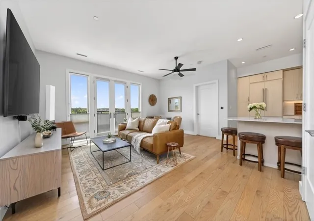 Homes for sale in Hingham, MA | 10 Shipyard Dr #314, Hingham, MA 02043 | MLS# 73537244