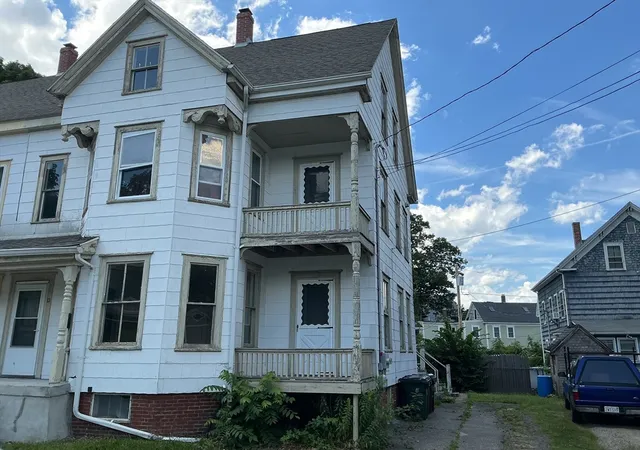 1st image of 13 Pearl St, Amesbury, MA 01913 | MLS# 73550684