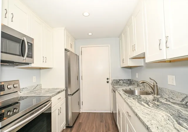 Homes for sale in Natick, MA | 5 Village Rock Ln #15, Natick, MA 01760 | MLS# 73517151