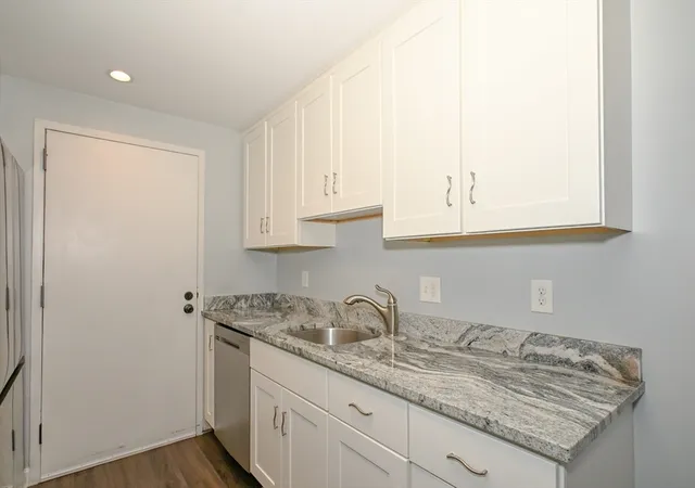 Homes for sale in Natick, MA | 5 Village Rock Ln #15, Natick, MA 01760 | MLS# 73517151