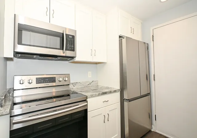 Homes for sale in Natick, MA | 5 Village Rock Ln #15, Natick, MA 01760 | MLS# 73517151