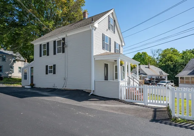 3rd image of 11 Millville St, Salem, NH 03079 | MLS# 73569533