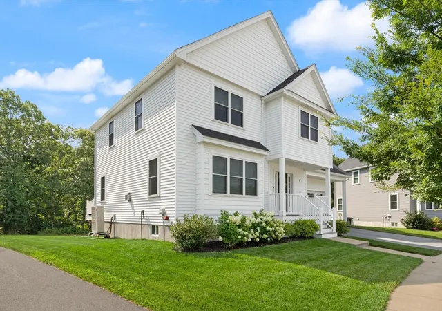 Photo 3 of Sale Pending at 3 S Ridge Cir, Salem, MA 01970 | MLS# 73562786 | Listing updated on 2026-09-08