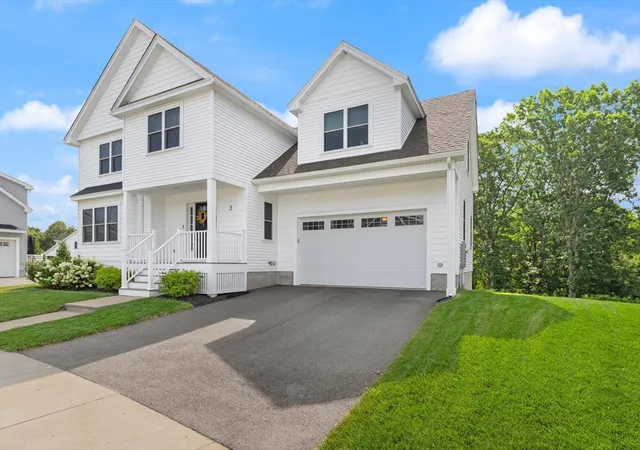 Photo 3 of Sale Pending at 3 S Ridge Cir, Salem, MA 01970 | MLS# 73562786 | Listing updated on 2026-09-08