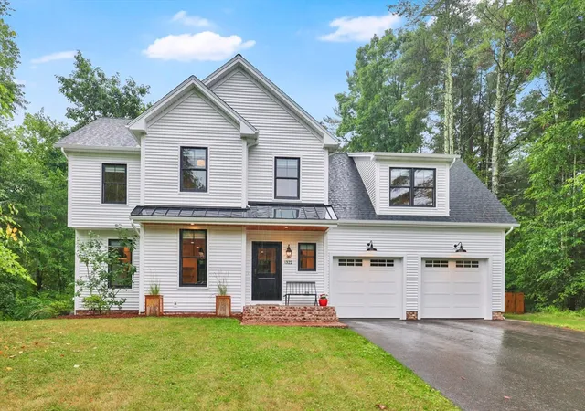 1st image of 1322 Center St, Ludlow, MA 01056 | MLS# 73543773