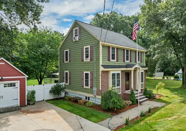 Photo 3 of Single family home for sale at 3 Forest St, Wilmington, MA 01887 | MLS# 73553531 | Listing updated on 2026-09-08