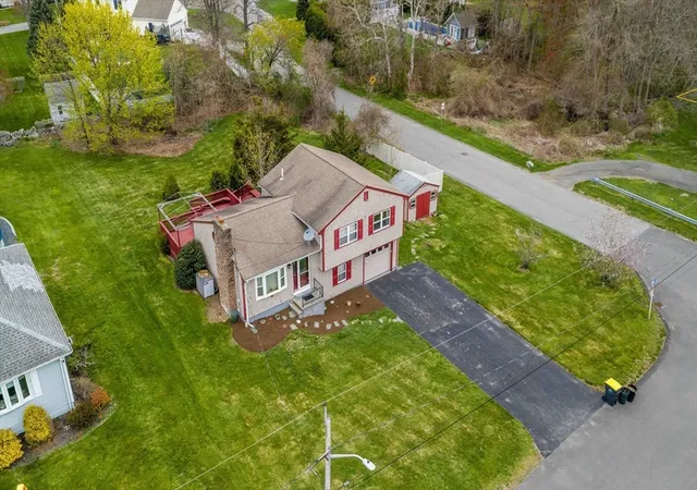 Homes for sale in Somerset, MA | 18 Duke St, Somerset, MA 02726 | MLS# 73508853