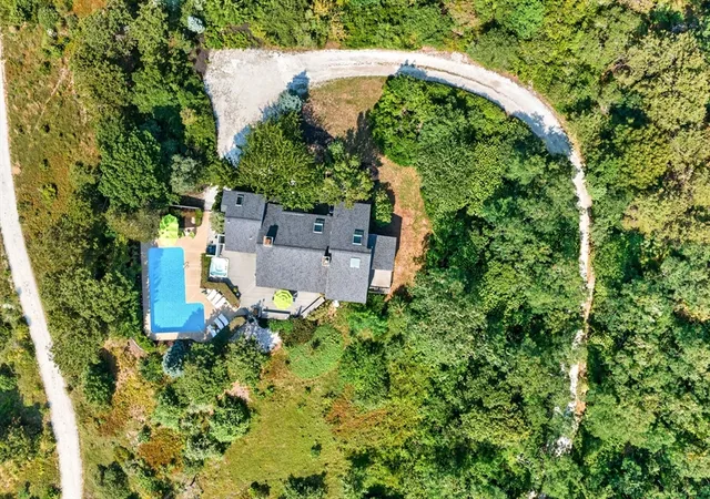 5th image of 20 Cormorant Rd, Truro, MA 02666 | MLS# 73567790