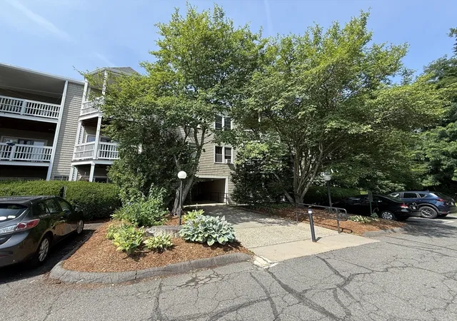 Homes for sale in Northampton, MA | 23 Randolph Pl #108, Northampton, MA 01060 | MLS# 73548714