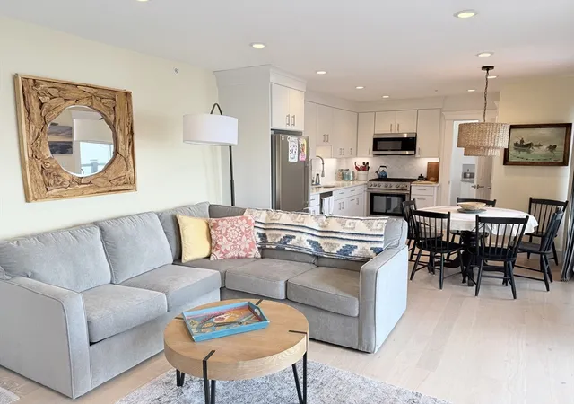 5th image of 600 Shirley St #7, Winthrop, MA 02152 | MLS# 73535636