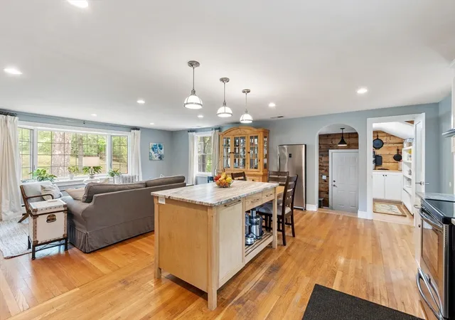 4th image of 230 Harrington Ave, Concord, MA 01742 | MLS# 73524798