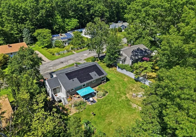 3rd image of 37 Frederickson Ave, Worcester, MA 01606 | MLS# 73559297