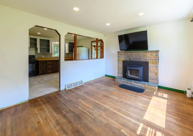 4th image of 7 Darrel Ave, Granby, MA 01033 | MLS# 73554727