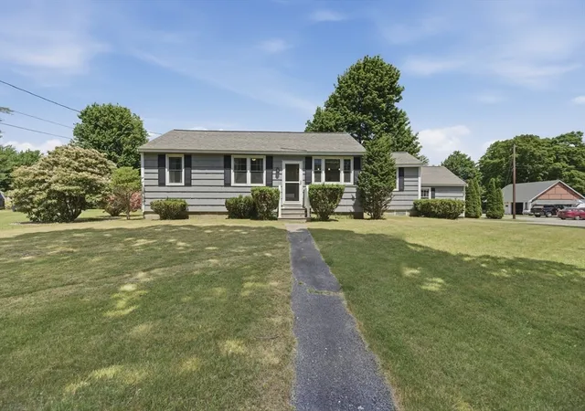 Homes for sale in Amesbury, MA | 5 Vine St, Amesbury, MA 01913 | MLS# 73536672