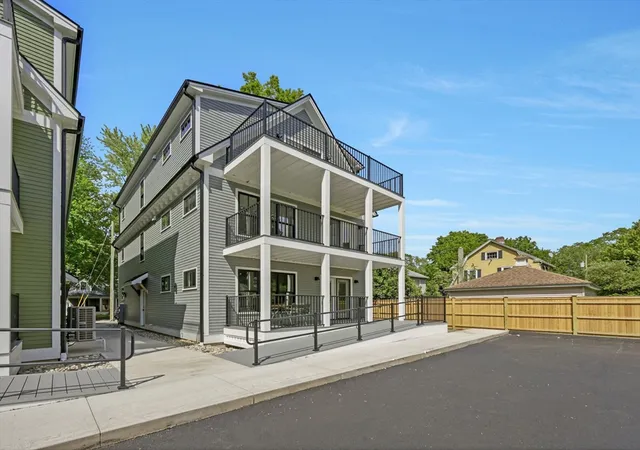 2nd image of 14 Garfield St, Florence, MA 01062