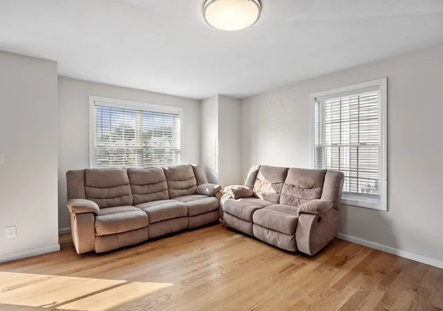 5th image of 27 Riley Rd, Lunenburg, MA 01462