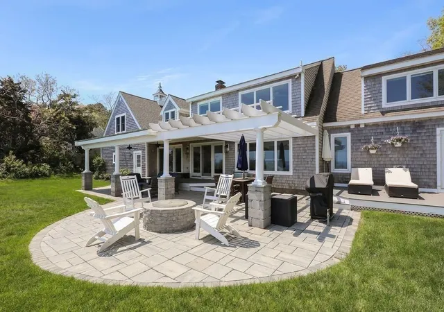 Photo 4 of Single family home for sale at 3 Ellisville Dr, Plymouth, MA 02360 | MLS# 73569654 | Listing updated on 2026-09-10