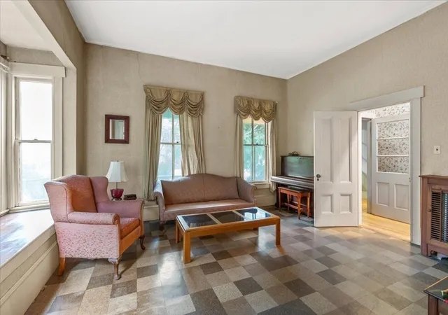2nd image of 40 Columbus St, Newton Highlands, MA 02461 | MLS# 73561961