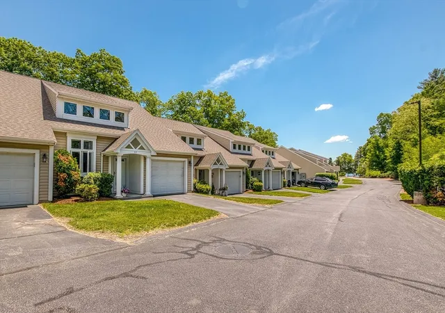 3rd image of 15 Reservoir St #22, Mansfield, MA 02048 | MLS# 73529501