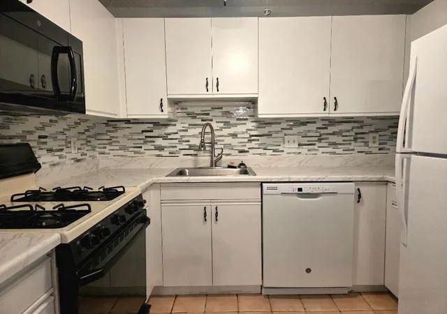 Homes for sale in Fall River, MA | 4234 North Main St #606, Fall River, MA 02720 | MLS# 73546393
