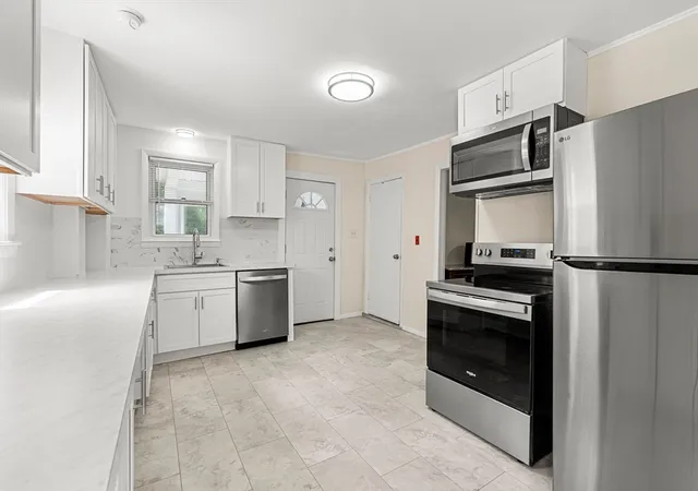 Photo 3 of Single family home for sale at 5 Morrill Pl, Lynn, MA 01902 | MLS# 73540468 | Listing updated on 2026-08-20