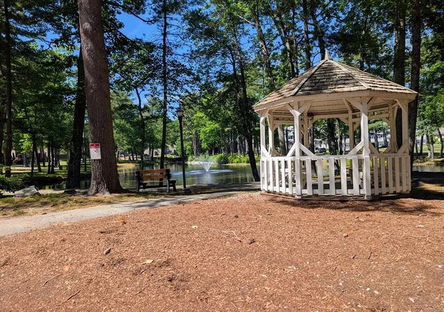 2nd image of 182 Heritage Dr, Whitinsville, MA 01588