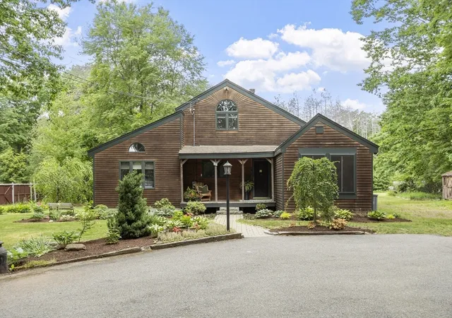 Homes for sale in Westminster, MA | 55 Lake Dr W, Westminster, MA 01473 | MLS# 73536700
