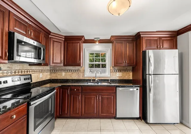 5th image of 281 Lowell Street, Lexington, MA 02420 | MLS# 73550084