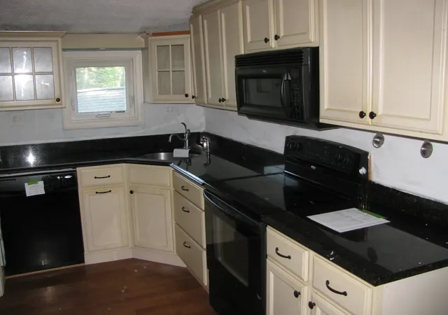 Photo 4 of Single family home for sale at 128 N Lake Ave, Southwick, MA 01077 | MLS# 73559265 | Listing updated on 2026-09-13