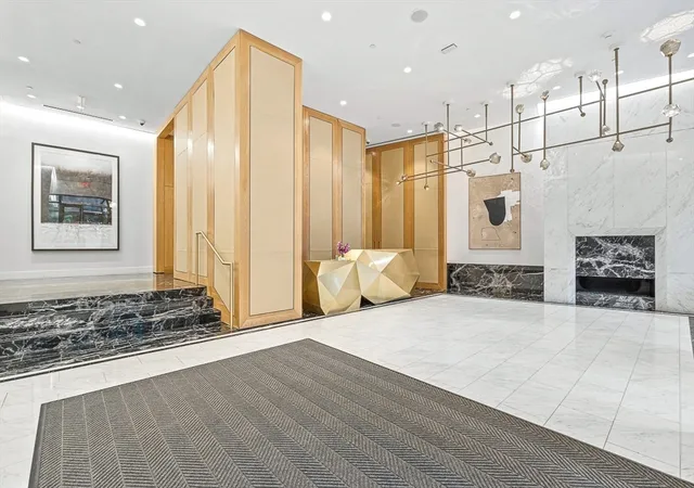 39th image of 110 Sudbury Street #4002, Boston, MA 02114 | MLS# 73526076
