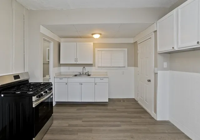 Photo 3 of Single family home for sale at 30 Hawthorne St, Springfield, MA 01105 | MLS# 73570188 | Listing updated on 2026-10-16