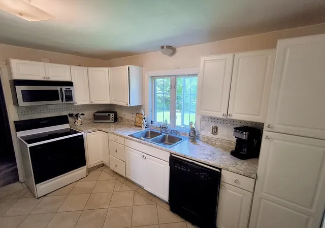 Homes for sale in Plainville, MA | 4 Pleasant St, Plainville, MA 02762 | MLS# 73534140