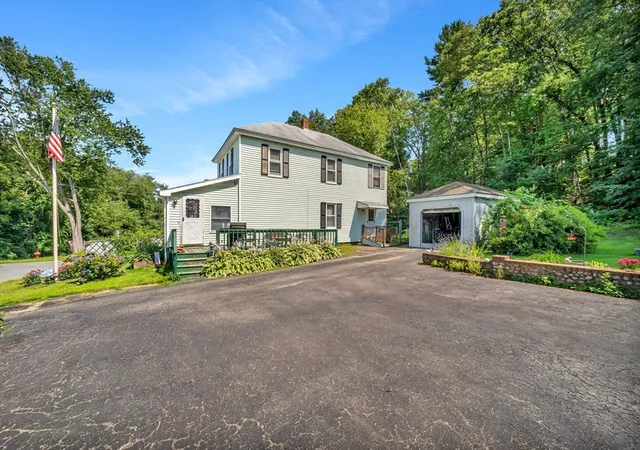 image of 4 Fairview Ave, Amesbury, MA 01913 | MLS# 73556497