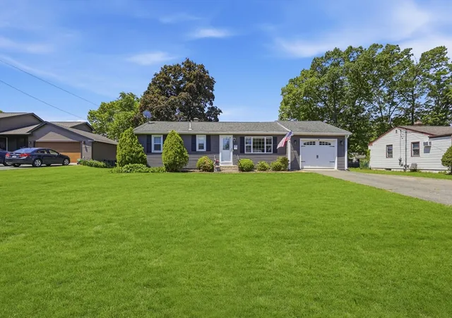 Homes for sale in Chicopee, MA | 303 College St, Chicopee, MA 01020 | MLS# 73535843