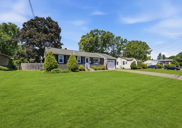 Homes for sale in Chicopee, MA | 303 College St, Chicopee, MA 01020 | MLS# 73535843