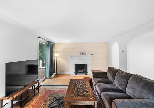 Photo 3 of Sale Pending at 463 Elliott St, Beverly, MA 01915 | MLS# 73556671 | Listing updated on 2026-08-12