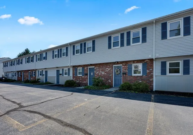 2nd image of 8 Crestview Dr, Spencer, MA 01562