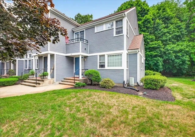 3rd image of 501 Auburn St #107, Whitman, MA 02382 | MLS# 73553455