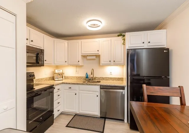 Homes for sale in Leominster, MA | 20 Abbey Road #101, Leominster, MA 01453 | MLS# 73549468