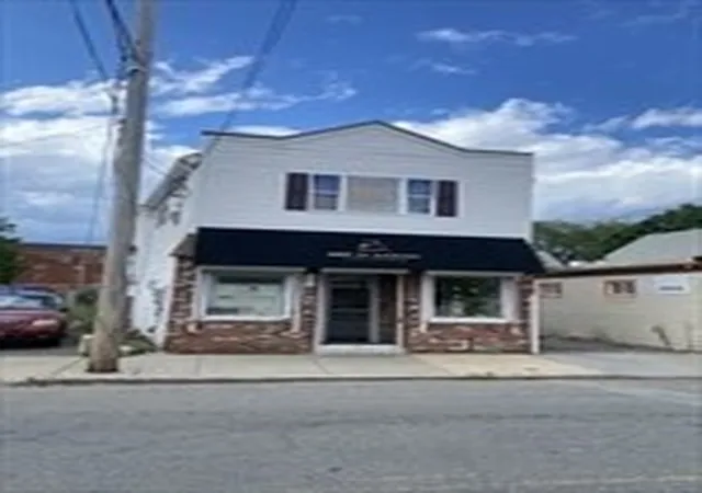 1st image of 141 Essex St, Lynn, MA 01902 | MLS# 73498056